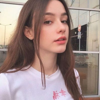 นิโคล เทริโอ avatar